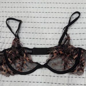 Victoria's Secret - Black and Pink Floral Lace Bra